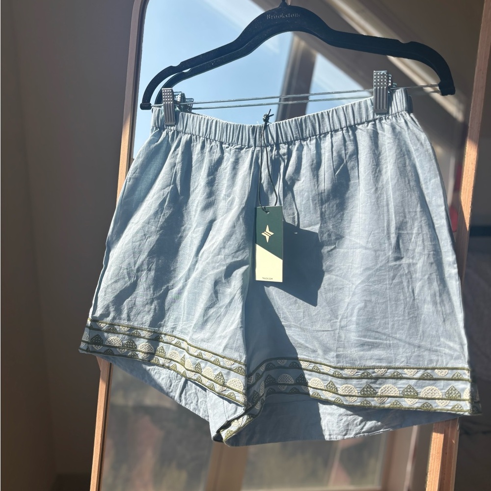 TUCKERNUCK blue 100% cotton shorts size small